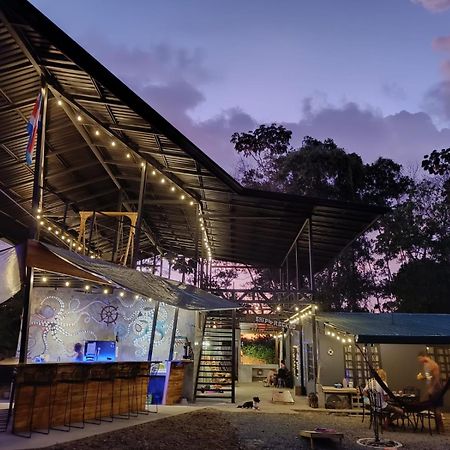 Shipwrecked Hostel Uvita Εξωτερικό φωτογραφία