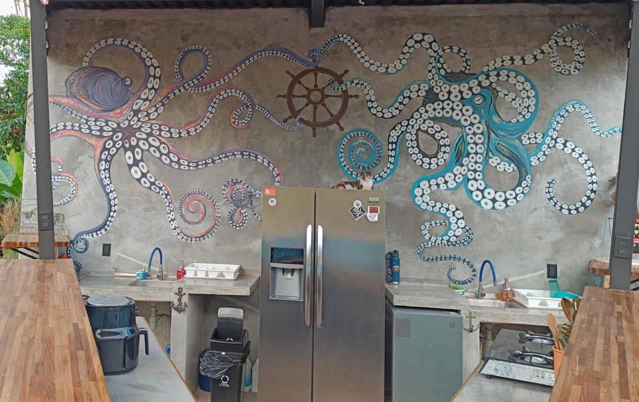 Shipwrecked Hostel Uvita Εξωτερικό φωτογραφία
